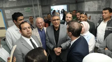 محافظ الجيزة يستعرض شكاوى المواطنين من مسؤولي فرع التأمين الصحي بمدينة 6 أكتوبر