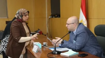 محافظ بني سويف يوجه بصرف مساعدة مالية ودراسة مشروع صغير لمواطن مريض يعول 3 أبناء