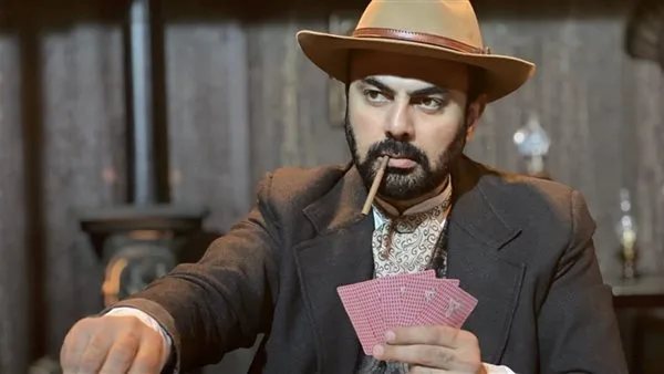 مشاهد تبادل إطلاق نار تجمع محمد كريم مع نيكولاس كيدج وستيڤن دورف في Gunslingers