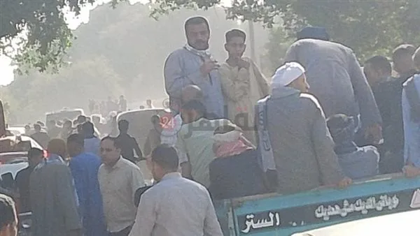 مشهد مهيب.. تشييع جثمان شهيد لقمة العيش بإيطاليا إلى مثواه الأخير بمركز أبنوب في أسيوط مشهد مهيب.. تشييع جثمان شهيد لقمة العيش بإيطاليا إلى مثواه الأخير بمركز أبنوب في أسيوط