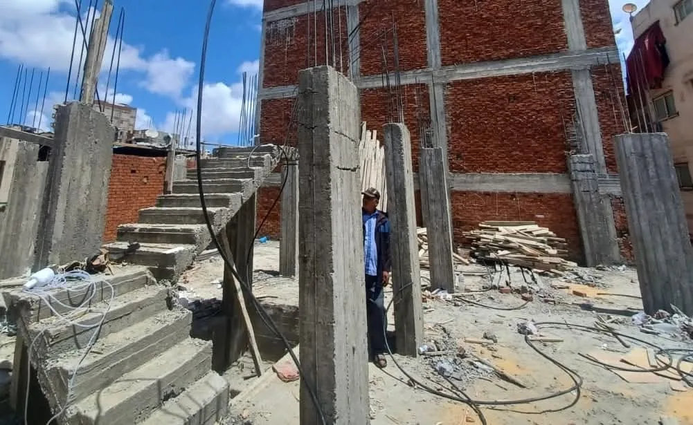 هدم أجزاء من 4 عقارات مخالفة بالإسكندرية