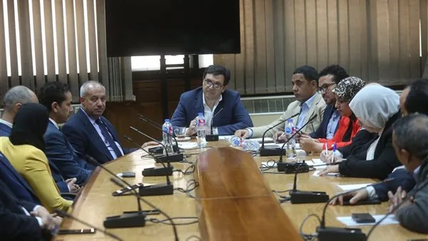 وزير الثقافة يجتمع بقيادات دار الكتب والوثائق القومية لمتابعة سير العمل ومشروعات التطوير وزير الثقافة يجتمع بقيادات دار الكتب والوثائق القومية لمتابعة سير العمل ومشروعات التطوير