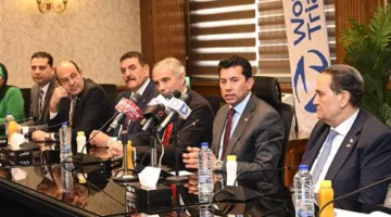 وزير الرياضة يشهد المؤتمر الصحفي للإعلان عن البطولات العربية والإفريقية للترايثلون بالجلالة