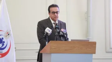 وزير الصحة لـ القاهرة 24: حوكمة صرف الفيتامينات توفر مليار جنيه سنويًا.. وترشيد استخدام المضادات الحيوية ضرورة