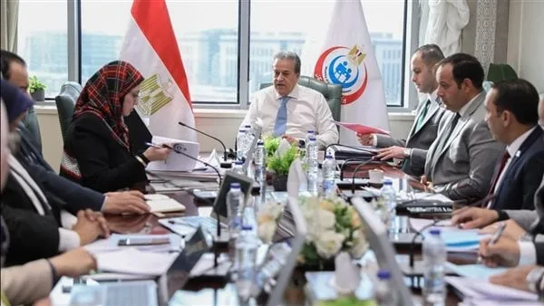 وزير الصحة يناقش مشروع موازنة قطاع الصحة للعام المالي 2025/ 2026